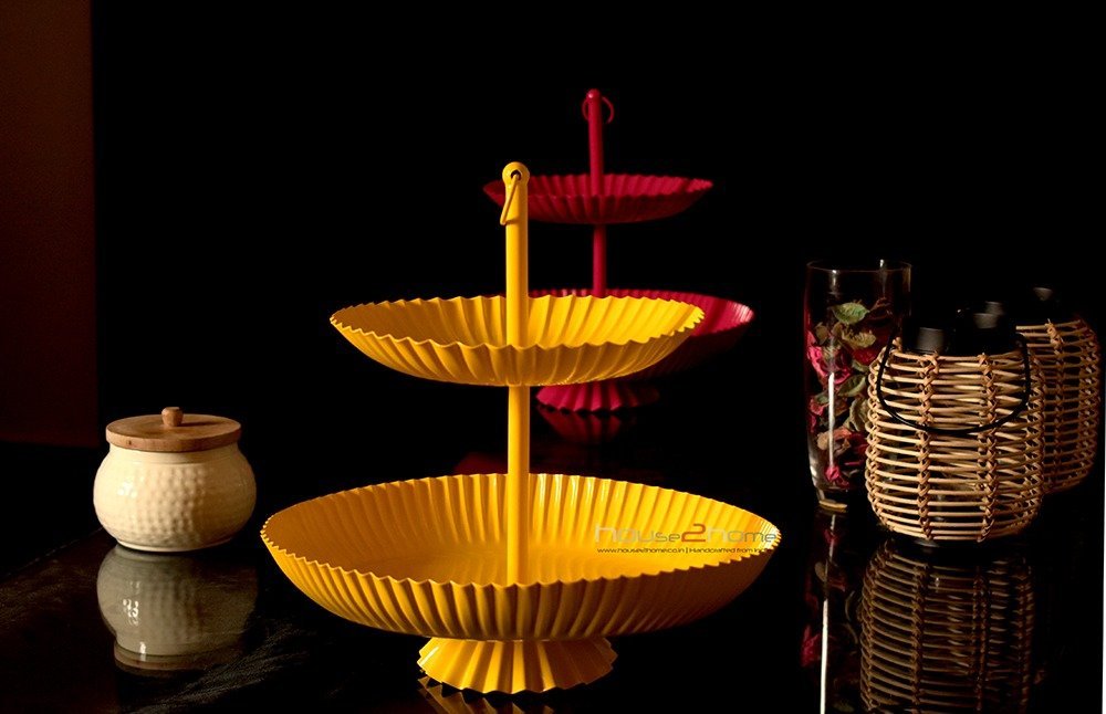 MyGift Rustic Galvanized Metal Pedestal Cake Stand with Fluted Corrugated  Design, 11 Inch Round Dessert Server Riser Cupcake Holder Stand -  Handcrafted in India : Amazon.in: Home & Kitchen