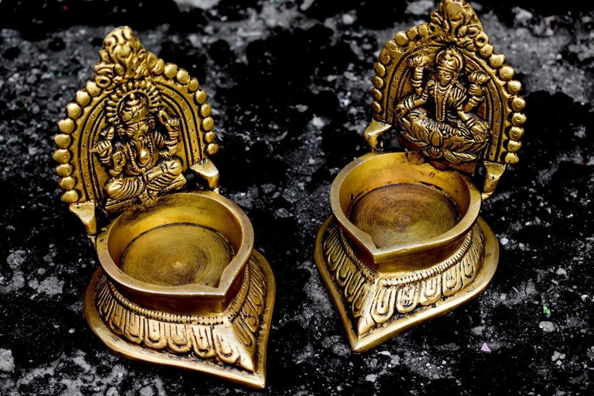 Laxmi Ganesh Diya, Diya, Pooja Diya, Brass Diya, Diwali Gift, House2home, h2h, home Decor, Decorative, Brass Idol, Modern Brass Diya, Diwali Poojan, Vailakku, Moradabad metal gifts, Moradabad metal crafts, Metal gift manufacturers in Moradabad, Moradabad brassware gifts, Moradabad handicrafts exporters, Metal artware Moradabad, Moradabad metal home decor, Brass gift items Moradabad, Moradabad metalware industry, Best metal handicrafts Moradabad, Moradabad metal souvenirs, Metalware manufacturers in India, Moradabad metalware suppliers, Traditional metal crafts Moradabad, Moradabad metal industry, Custom metal gifts Moradabad, Moradabad metalwork artisans, Moradabad metal gift shops, Moradabad metalware exports, Decorative metal items Moradabad, Moradabad metal gifts, Moradabad metal crafts, Metal gift manufacturers in Moradabad, Moradabad brassware gifts, Moradabad handicrafts exporters, Metal artware Moradabad, Moradabad metal home decor, Brass gift items Moradabad, Moradabad metalware industry, Best metal handicrafts Moradabad, Moradabad metal souvenirs, Metalware manufacturers in India, Moradabad metalware suppliers, Traditional metal crafts Moradabad, Moradabad metal industry, Custom metal gifts Moradabad, Moradabad metalwork artisans, Moradabad metal gift shops, Moradabad metalware exports, Decorative metal items Moradabad