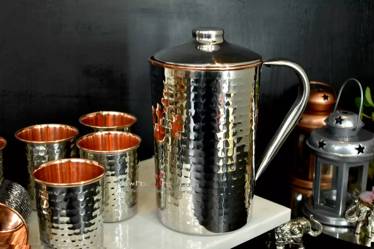 A professional, high-end beverage set suitable for premium corporate New Year gifts or business associate hampers.