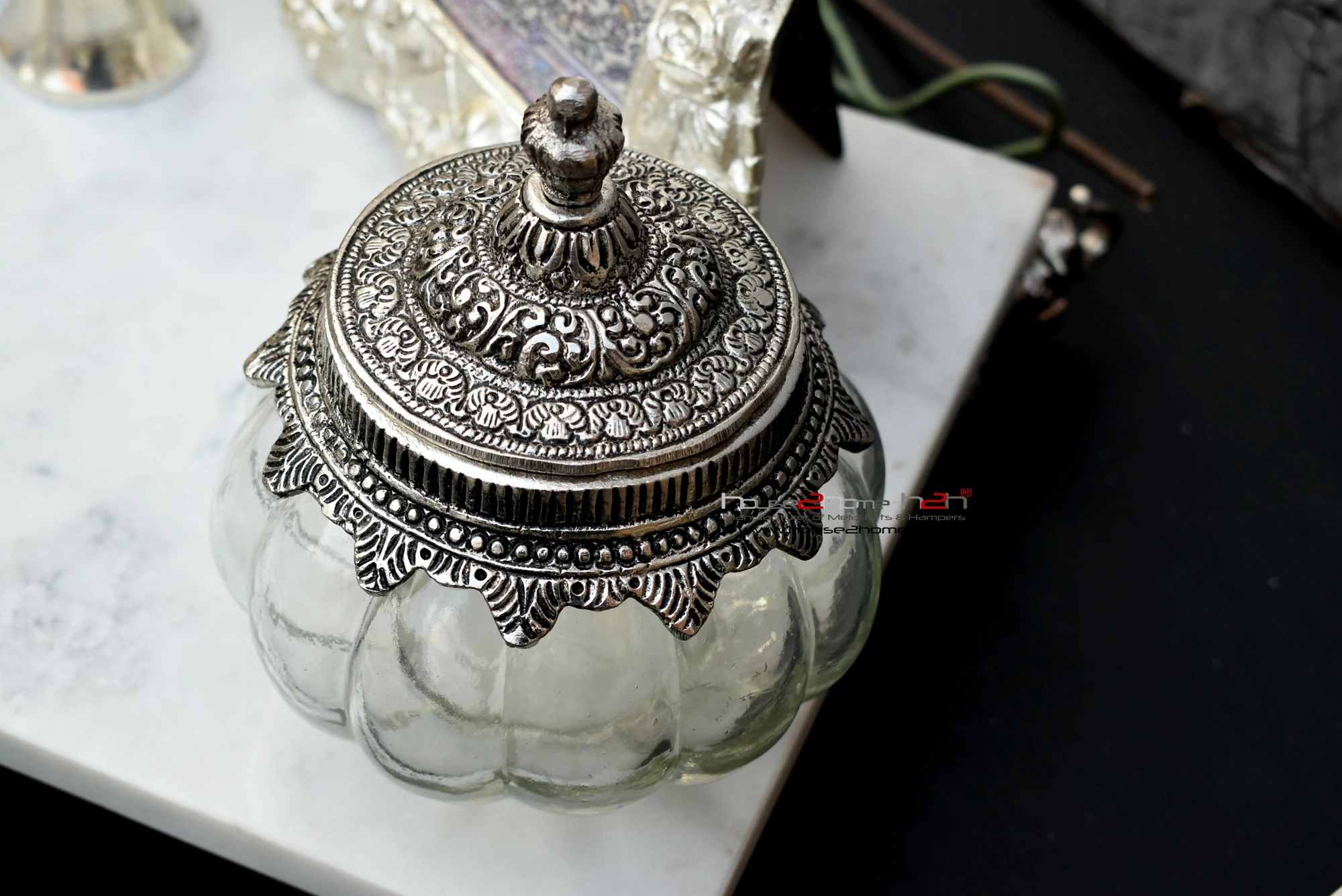 Maharani Keepsake Glass Jar with Metal Lid 5×5 inches Silver / Gold 10 Maharani Keepsake Glass Jar with Metal Lid 5×5 inches Silver / Gold - Image 8