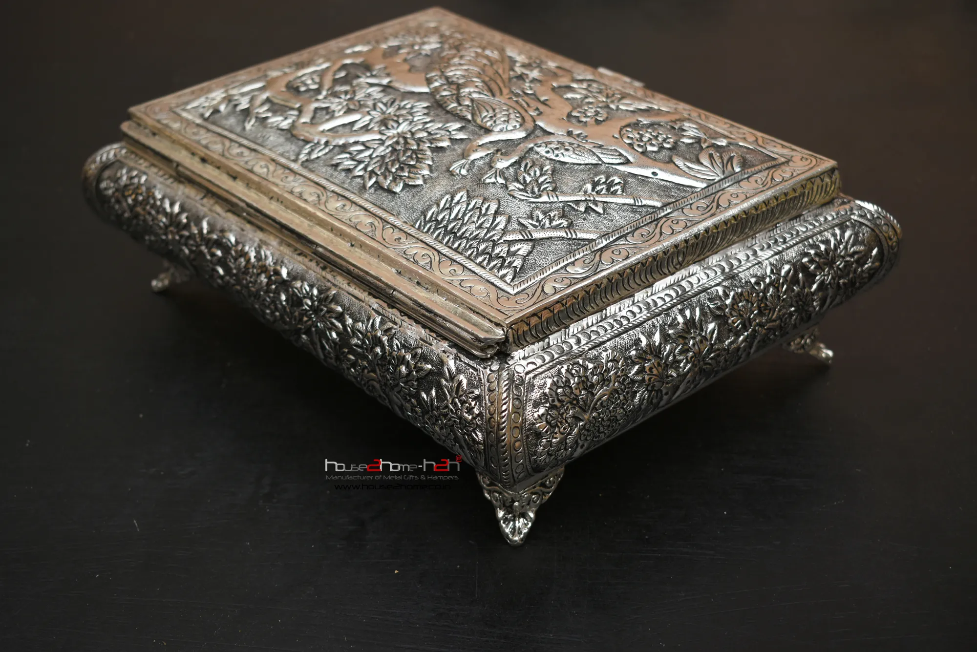 Diwali gift hamper featuring handcrafted brass and metal pieces from house2home, made in Moradabad. Suited to clients, employees and family. Bulk Diwali gifting available with festive packaging options.