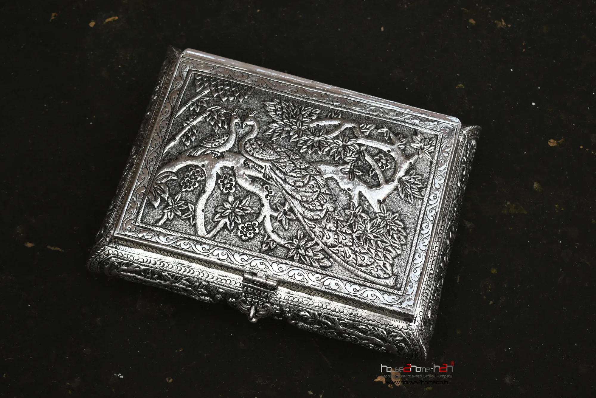 Handcrafted metal handicraft items from Moradabad artisans, brought to wedding, housewarming and corporate gifting by house2home. Direct manufacturer and exporter offering wholesale rates for large celebration orders.