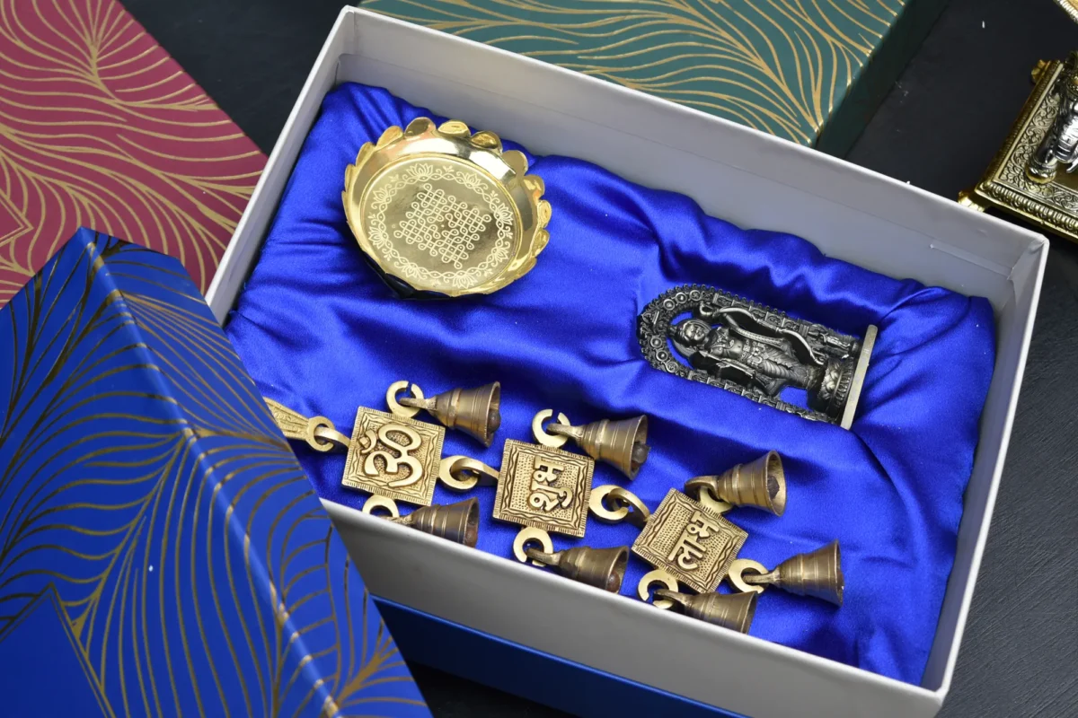 Handcrafted gift hamper in brass, aluminium and metal from house2home, manufactured and exported from Moradabad, bulk orders welcome.