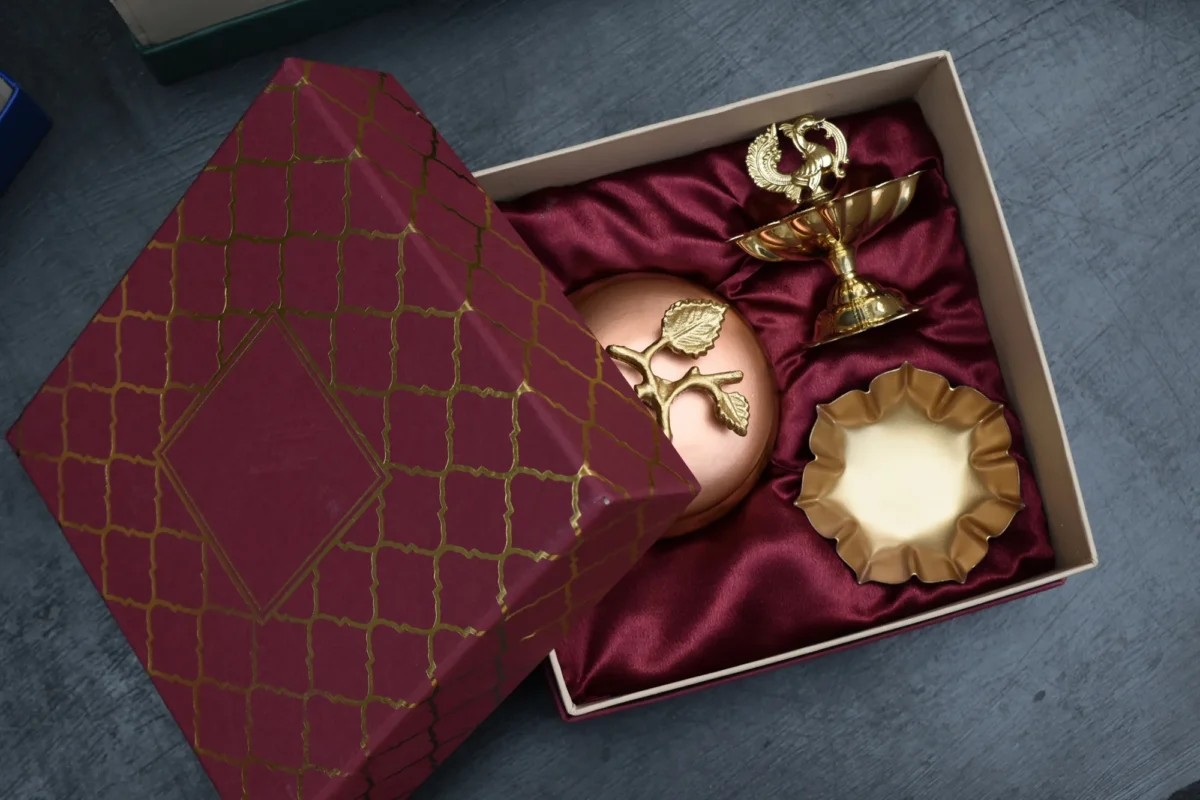 Business gift in brass with premium finish