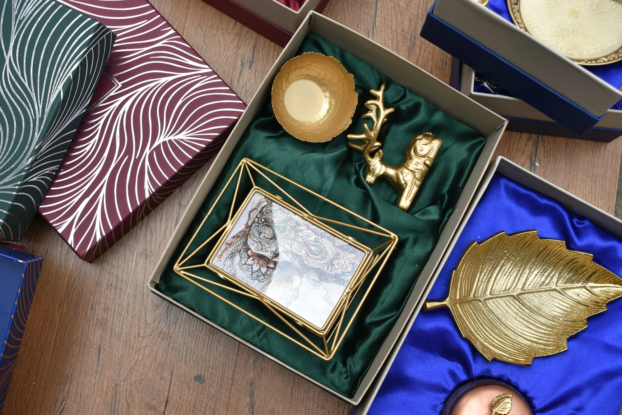 Aurelia & Gold Wire Photo Frame- Corporate Gift Hamper Box - Image 4