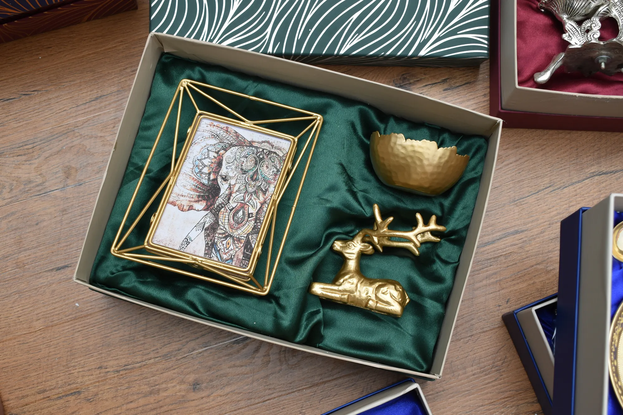 Aurelia & Gold Wire Photo Frame- Corporate Gift Hamper Box - Image 2