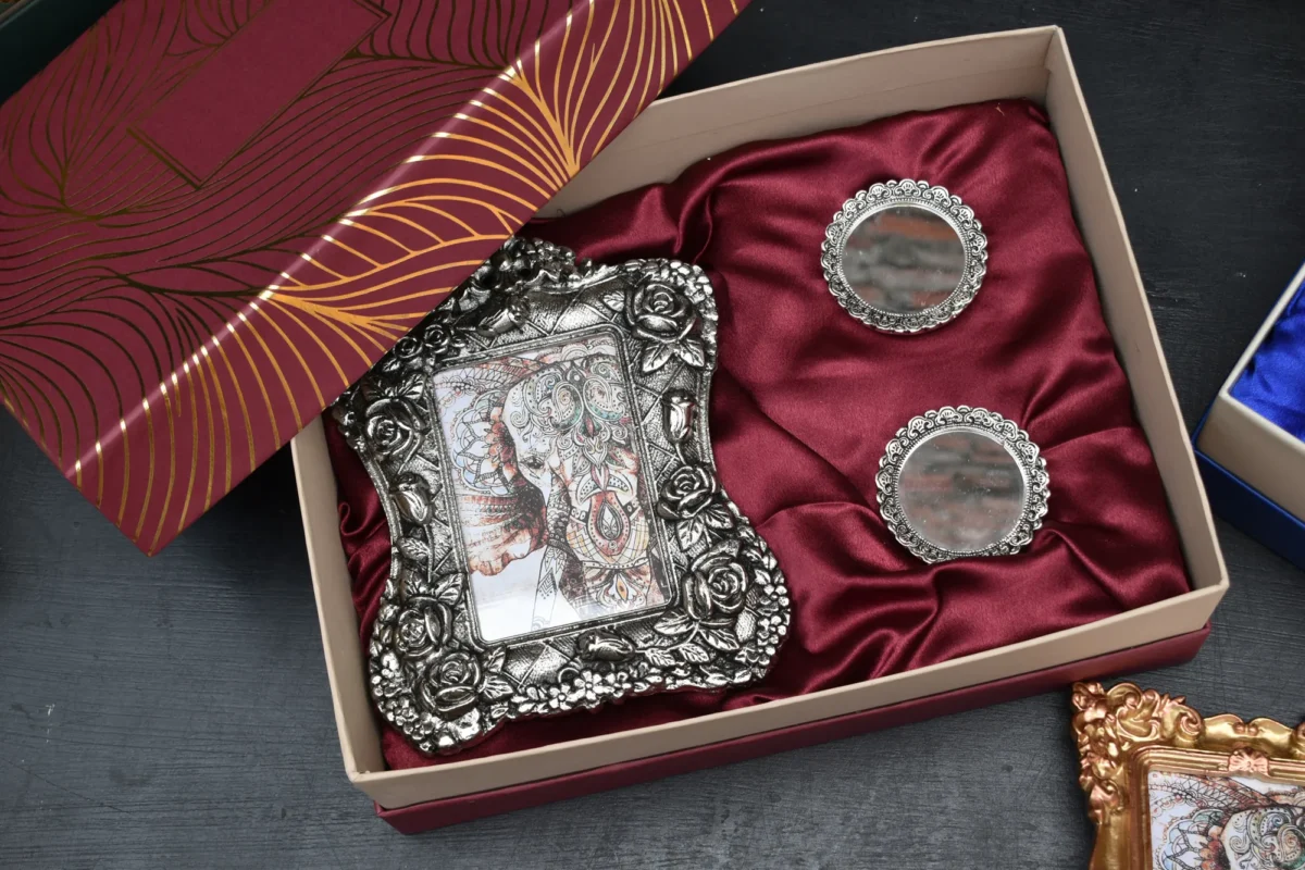 Business gift in brass with premium finish