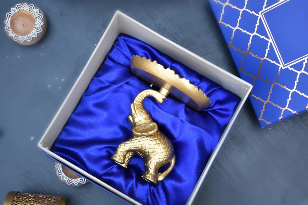 Customized corporate gift hamper for bulk orders