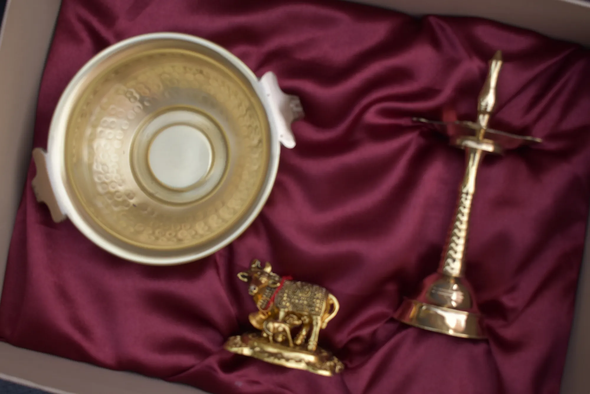 Brass Urli & Brass Vailakku Samai Brass Lamp & Kaamdenu Cow / Corporate Gift Hamper Box - Image 8